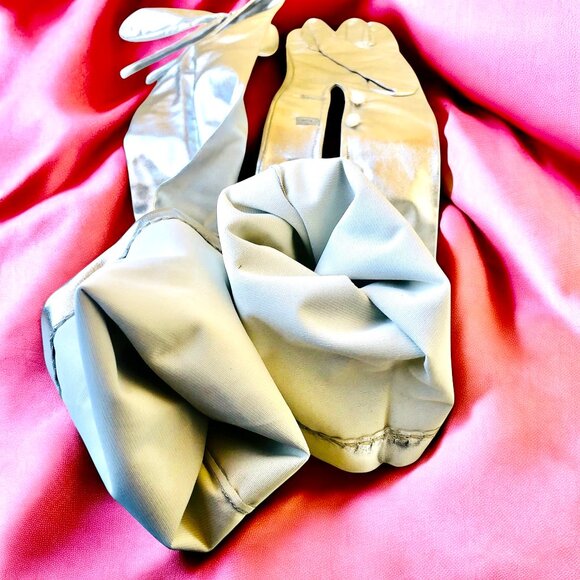 Vintage Silver Opera Gloves Metallic Long Formal Prom Evening Wearn 23" Long - Picture 11 of 13